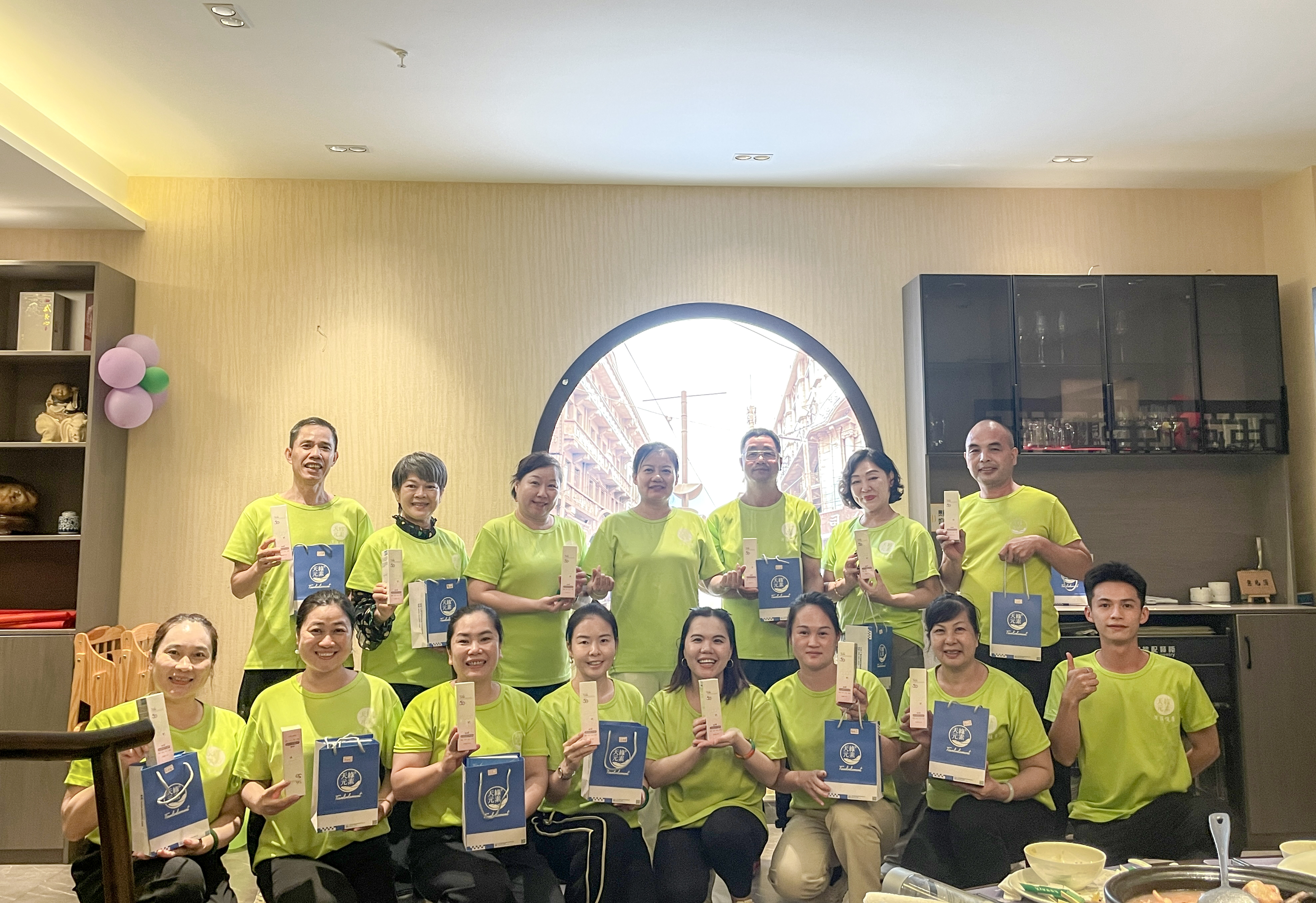 天緣綠集團(tuán)‘自律領(lǐng)航?蛻變啟程’早到人團(tuán)康活動(dòng)：趣味游戲中的團(tuán)隊(duì)成長(zhǎng)之旅